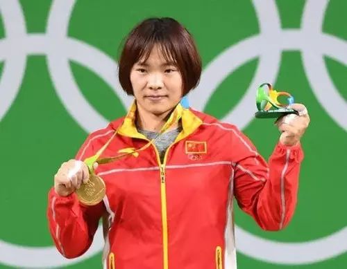 俄罗斯举重世界冠军_俄罗斯现役举重冠军叫什么_俄罗斯举重选手
